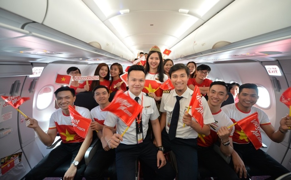 Gần 200 hành khách Vietjet cùng hát "Nối vòng tay lớn" mừng quốc khánh 2/9 - 9 Gần 200 hành khách Vietjet cùng hát "Nối vòng tay lớn" mừng quốc khánh 2/9 - 9