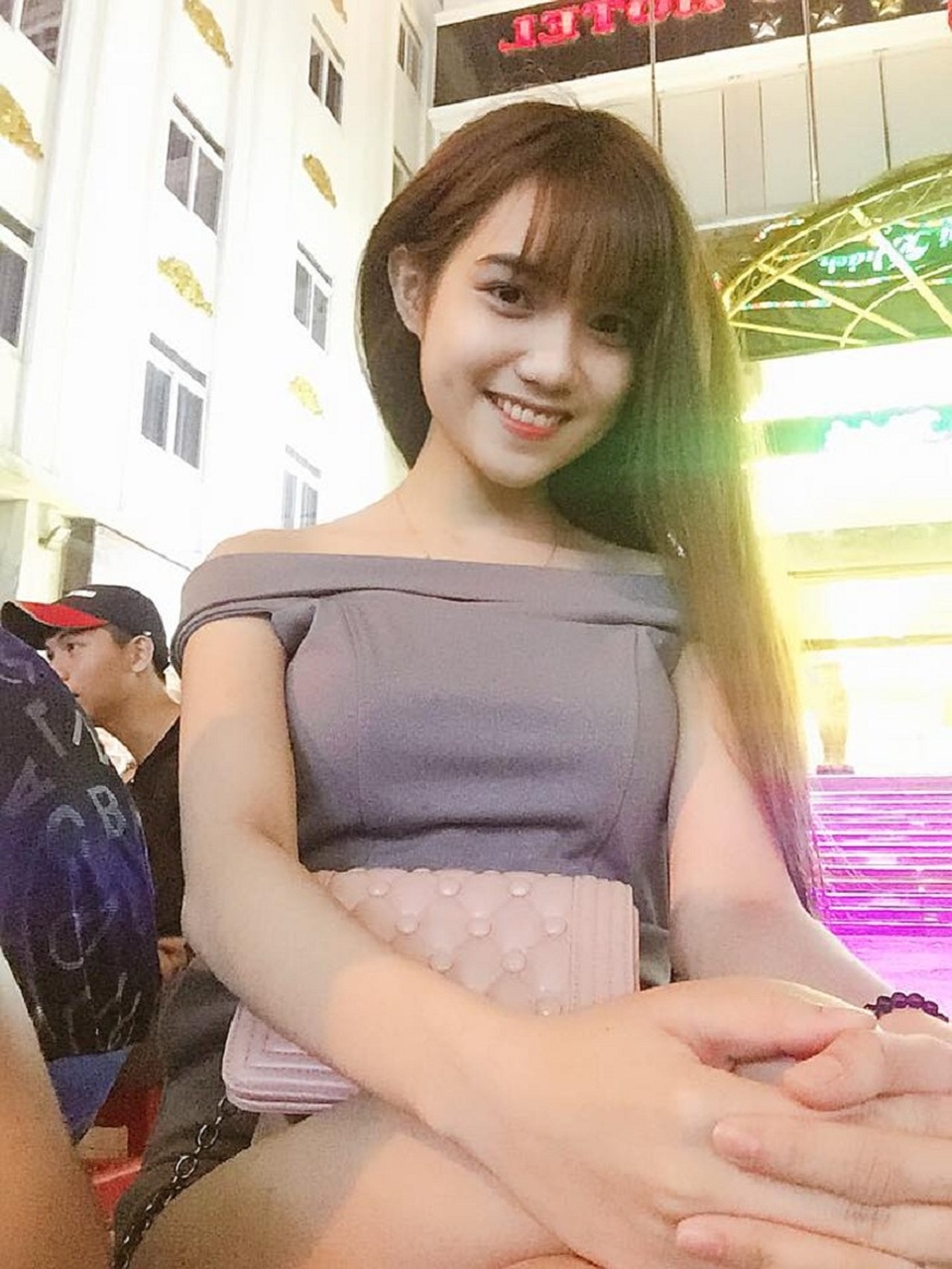 9x Tây Nguyên xinh đẹp gây tranh cãi vì “muốn có bạn trai Sài Gòn” - 4 Cô gái xinh đẹp đến từ Buôn Mê Thuột muốn kết bạn với các chàng trai Sài Gòn.