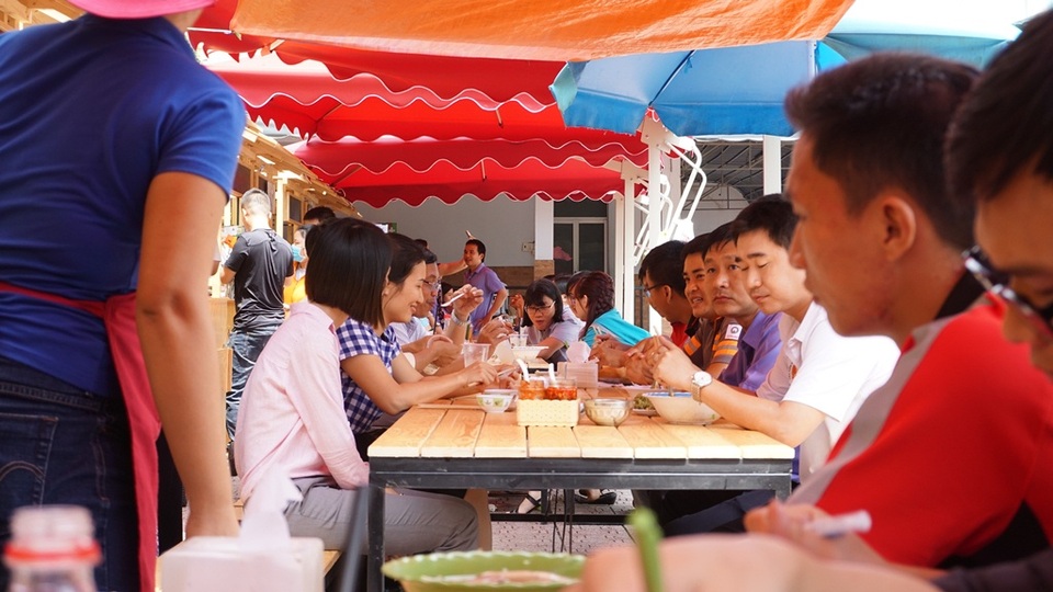 Sài Gòn: Buổi trưa, ăn gì ở phố ẩm thực Bách Tùng Diệp? - 9 Cần nâng tầm sản phẩm đặc trưng này nhằm thu hút du khách, làm đẹp hình ảnh của một thành phố năng động