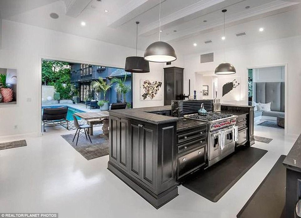 Ngắm nhà siêu sang của DJ Calvin Harris - 9