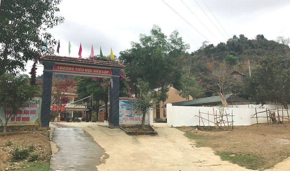 Giáo viên miền biên viễn “kêu trời” vì… phụ cấp bị cắt giảm? - 6 Trường Tiểu học Hữu Lập - nơi có 23 giáo viên bị cắt trợ cấp.