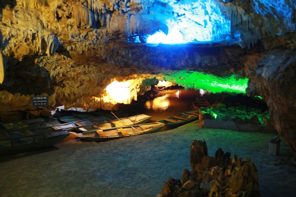 Chiêm ngưỡng vẻ đẹp lung linh của “dải ngân hà trong lòng núi” - 1 Động Thiên Hà nằm trong Quần thể danh thắng Tràng An, ở huyện Nho Quan, Ninh Bình