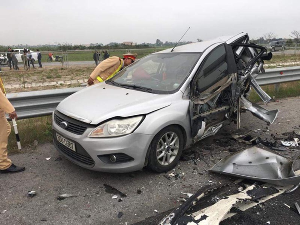 Lái xe an toàn trên cao tốc - Có thể bạn chưa biết - 2 Một trường hợp tai nạn vì tốc độ trên cao tốc Hà Nội - Hải Phòng