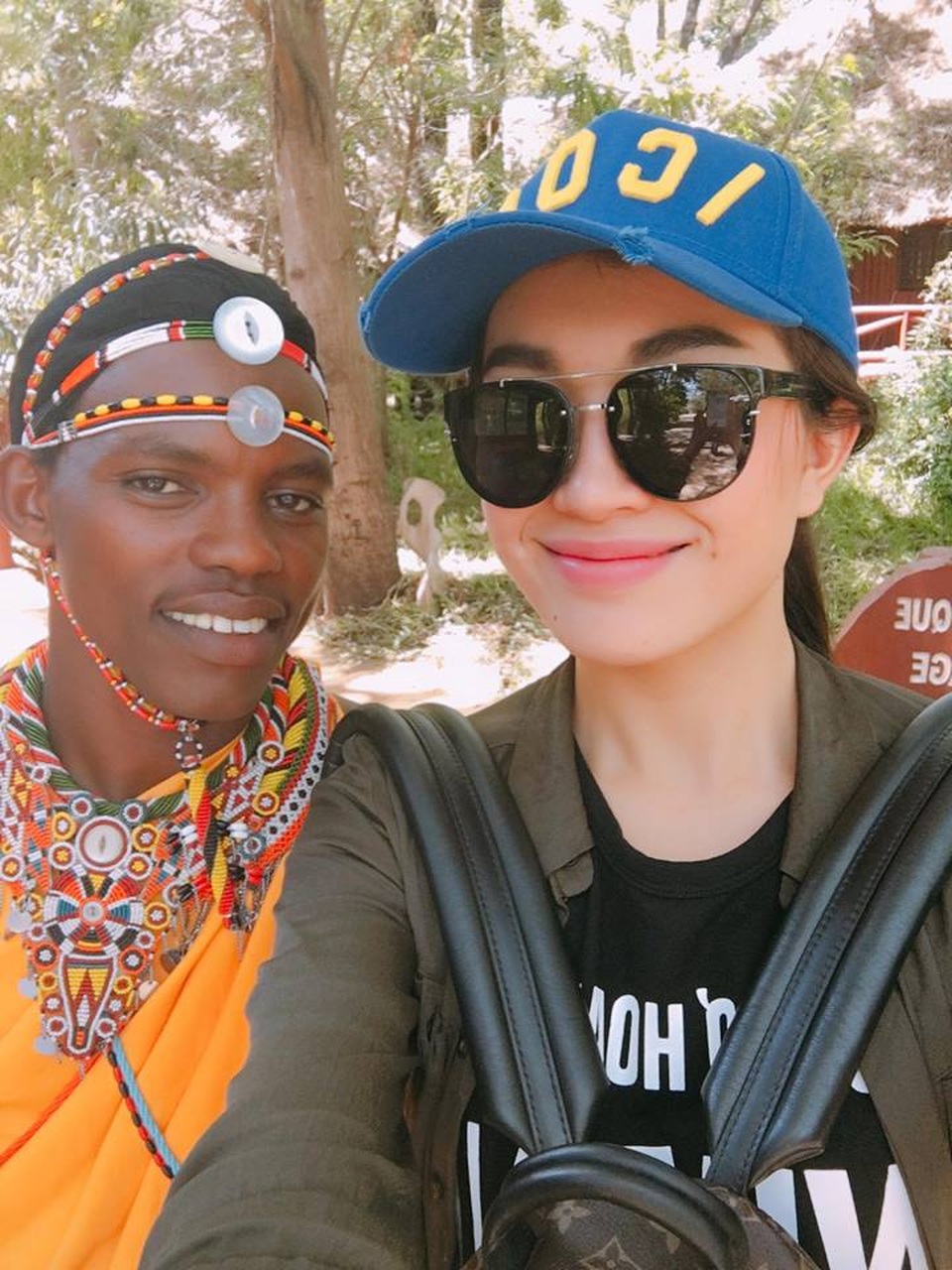 Họ luôn nở nụ cười lạc quan, bình dị và không ngại gian khổ.