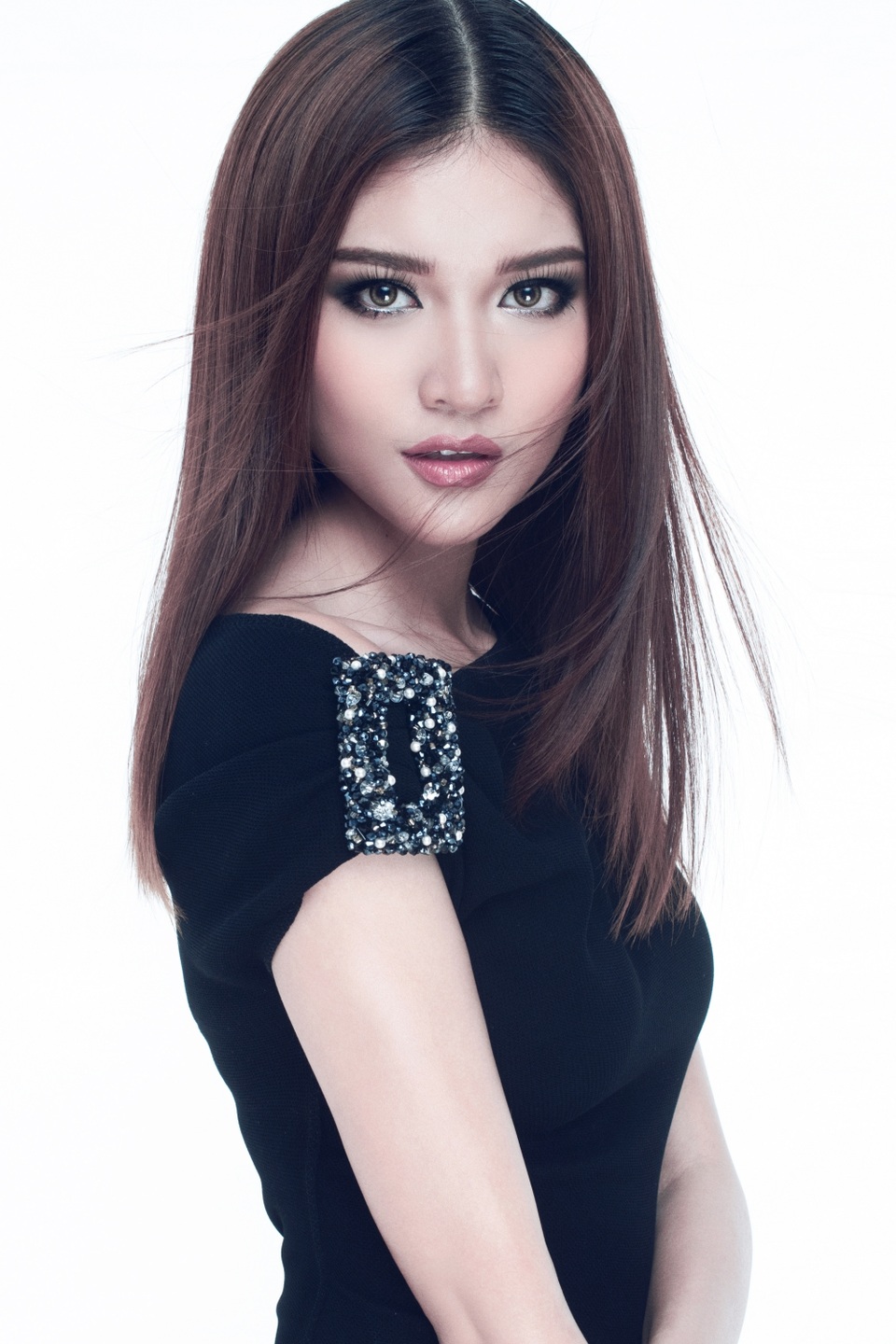 Á hậu “ẩn dật nhất Việt Nam” bất ngờ "phá lệ" sau 6 tháng đăng quang - 1 Thùy Dung từng tuyên bố nói không với mạng xã hội, đặc biệt là Facebook.