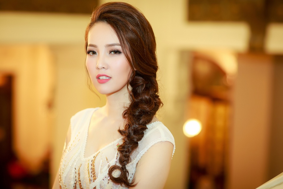 Á hậu Thuỵ Vân cùng các nghệ sĩ hưởng ứng Giờ Trái Đất - 7 Á hậu Thuỵ Vân cùng các nghệ sĩ hưởng ứng Giờ Trái Đất - 7