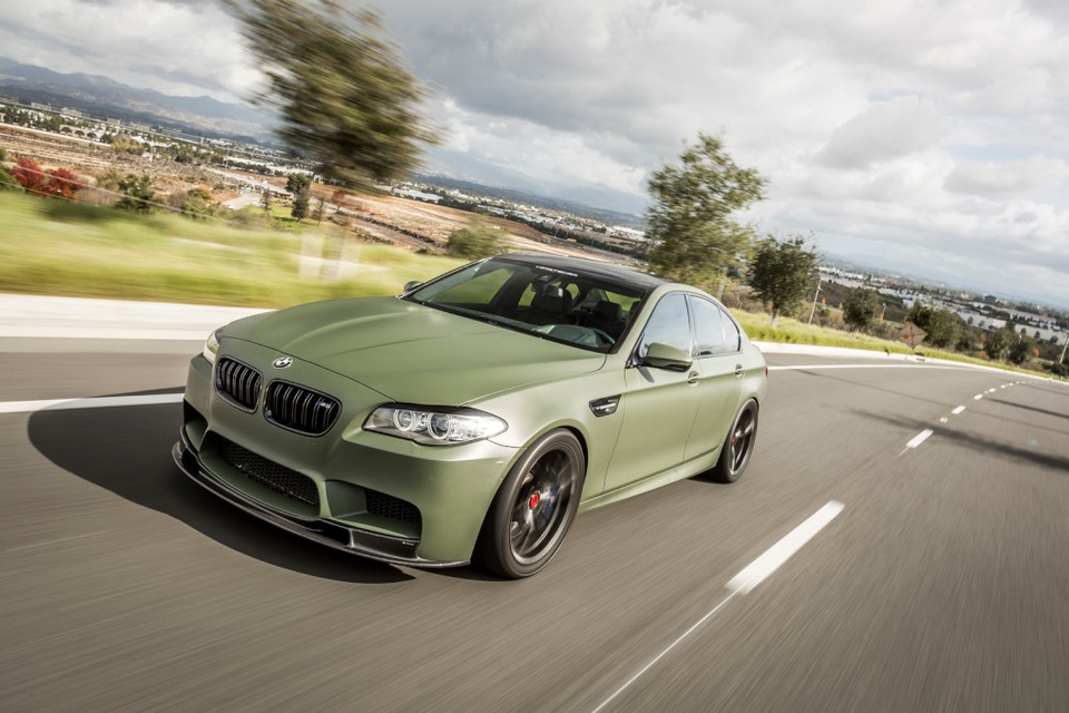 Khi BMW M5 khoác "áo lính" - 9 Khi BMW M5 khoác "áo lính" - 9