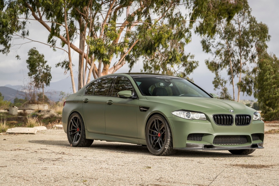 Khi BMW M5 khoác "áo lính" - 1 Khi BMW M5 khoác "áo lính" - 1