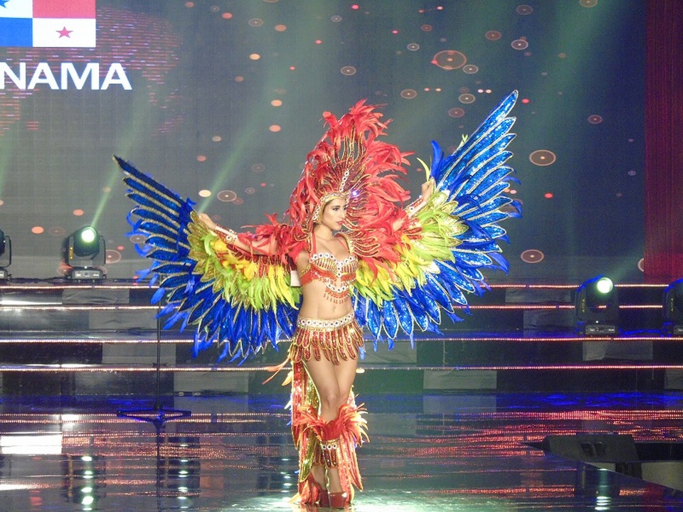 Bộ trang phục bắt mắt của đại diện Panama