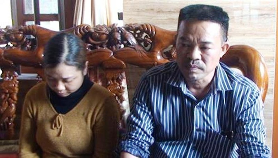 Bắt quả tang sơ chế 5 con lợn chết bốc mùi - 1 Đối tượng Đặng Văn Tuyền và Ngô Thị Nguyện (ảnh: Công an Thái Bình)