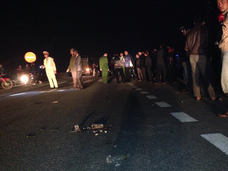 Hiện trường vụ tai nạn nghiêm trọng khiến 3 nam sinh tử vong.