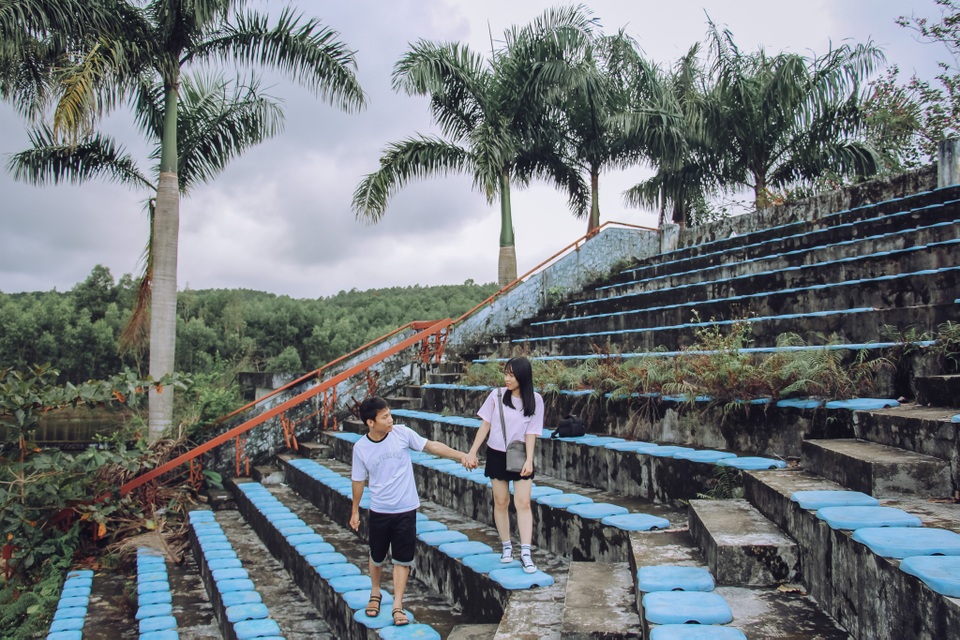Thu hồi công viên nước bỏ hoang ở Huế từng "gây sốt" trên báo Mỹ - 12 Vè đẹp có phần rùng rợn này được nhiều cặp đôi thích thú đến “check-in”