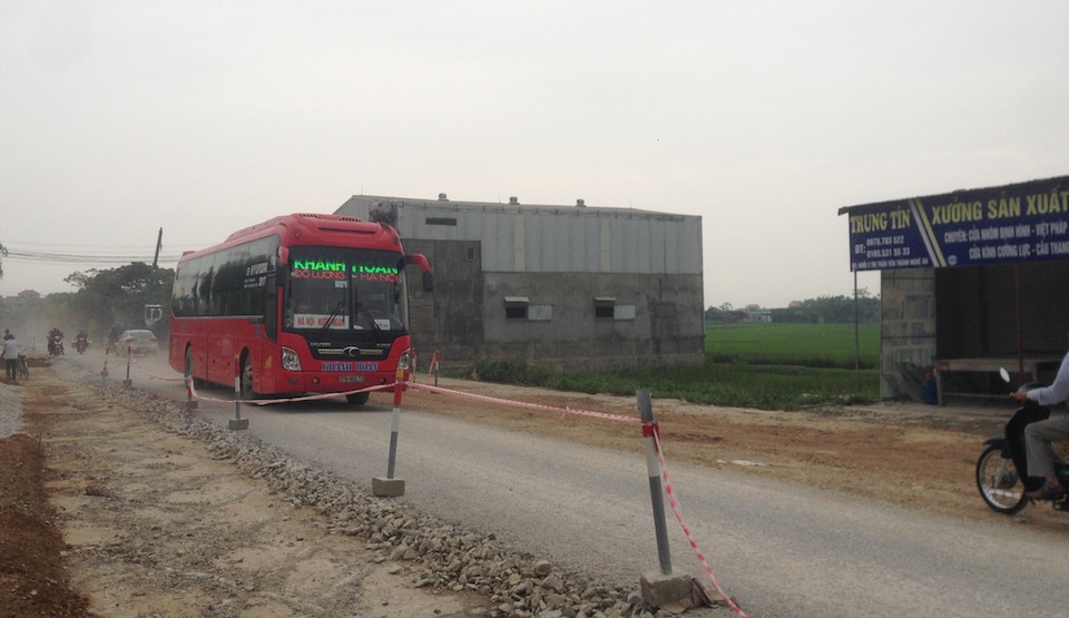 Nghệ An: Quốc lộ nhưng chất lượng “đường làng”? - 10 Đoạn đường đang được sửa chữa xã Hợp Thành, huyện Yên Thành.