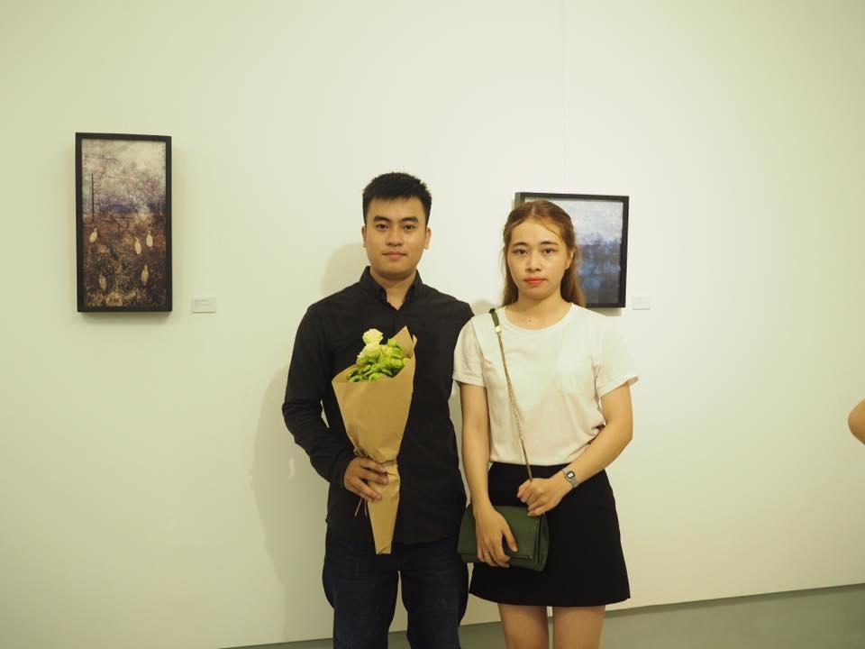 Họa sĩ trẻ 9X triển lãm tranh màu nước và… lửa về ô nhiễm môi trường biển - 11 Họa sĩ trẻ 9X triển lãm tranh màu nước và… lửa về ô nhiễm môi trường biển - 11