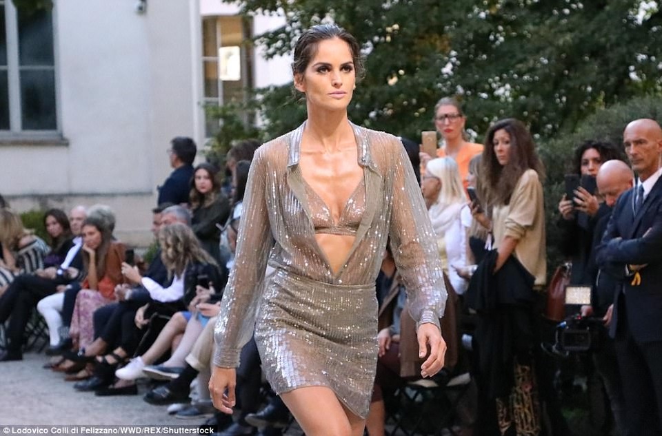 Dàn mẫu "khủng" trình diễn tại tuần lễ thời trang Milan - 8
Cùng tham gia show diễn này còn có Izabel Goulart