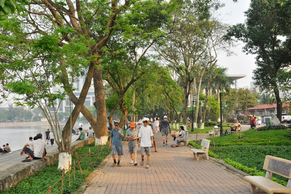 Toàn cảnh hồ Thành Công trước đề xuất cho lấp để xây nhà - 12 Toàn cảnh hồ Thành Công trước đề xuất cho lấp để xây nhà - 12