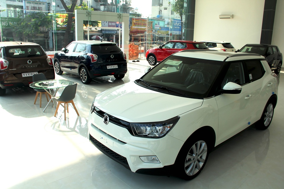 Dòng xe hơi Hàn Quốc giá rẻ tấn công thị trường TP HCM - 2 Ssangyong Gò Vấp cung cấp nhiều mẫu xe với nhiều màu sắc cho khách hàng lựa chọn