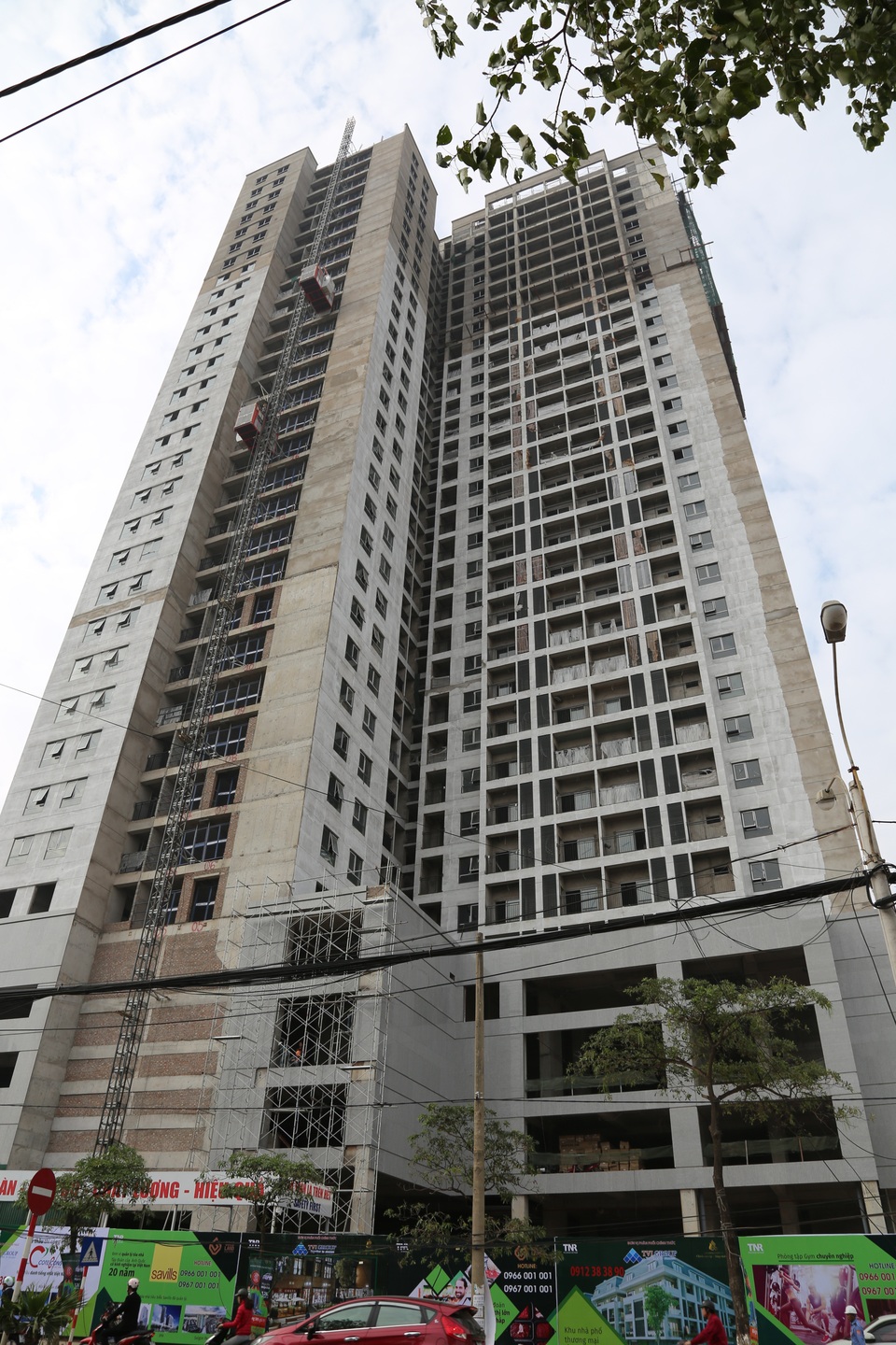 Xây dựng hệ thống hạ tầng dự án Goldsilk Complex: Theo đúng quy hoạch - 2
Chủ đầu tư đang bàn giao căn hộ không gian sáng tạo của tòa Tulip và Jasmine tới các cư dân theo đúng cam kết