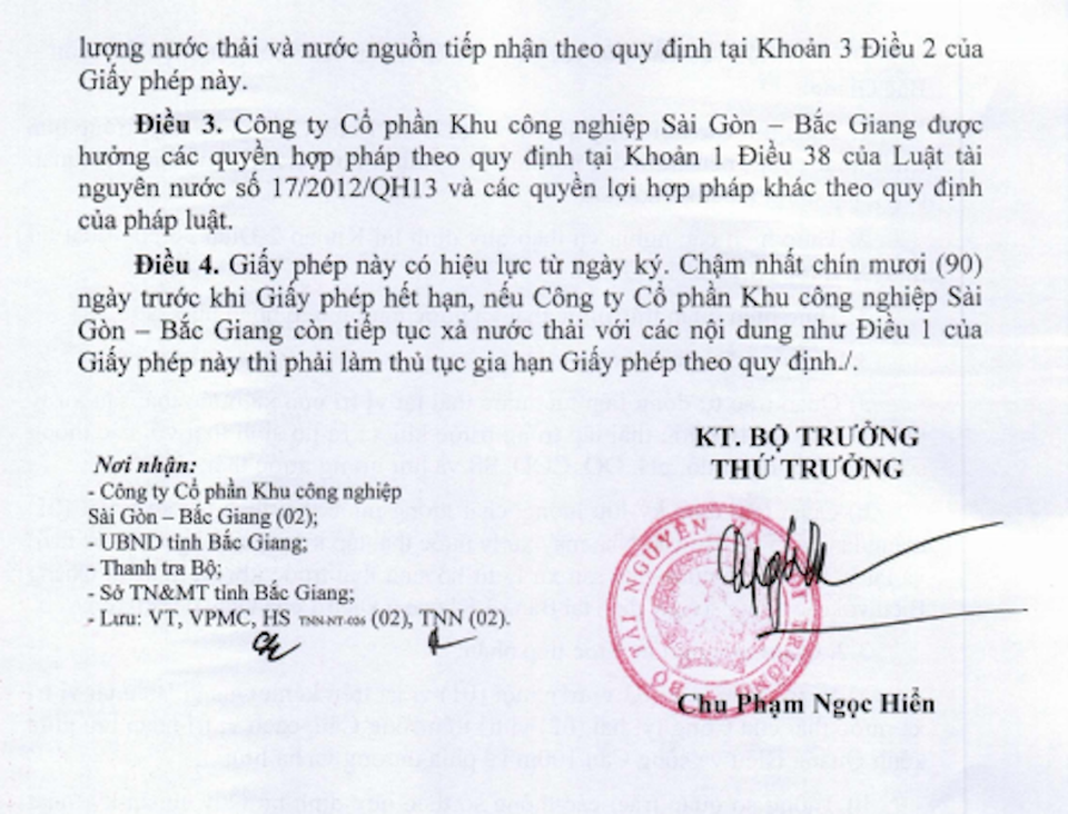 Cây lúa biến dạng cạnh khu công nghiệp: “Ẩn số” quanh nhà máy xử lý nước thải 50 tỷ! - 7
Toàn bộ số nước thải sau khi được xử lý của KCN Quang Châu sẽ được xả thẳng ra sông Cầu, con sông cấp nguồn nước cho hàng triệu cư dân trên nhiều tỉnh thành dọc về phía hạ lưu theo quyết định của Bộ TN&MT do Thứ trưởng Chu Phạm Ngọc Hiển ký.