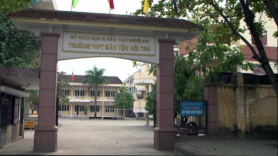 Cơ sở vật chất nội trú để không, học sinh miền núi phải đi ở trọ - 5
Cả 2 trường DTNT THPT của tỉnh Nghệ An mỗi năm chỉ tuyển sinh chỉ được khoảng gần 1 nghìn học sinh.