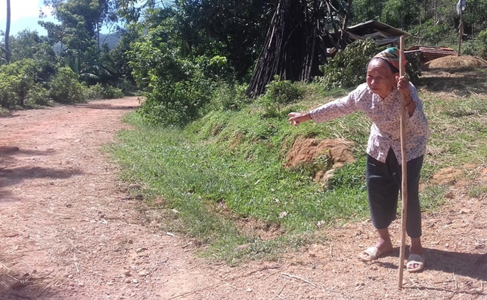 Mẹ liệt sĩ hiến 5.000 m2 đất: "Sống là để cho" - 3 Mẹ Lá đang chỉ về con đường mới sau khi giành phần đất của mình để làm