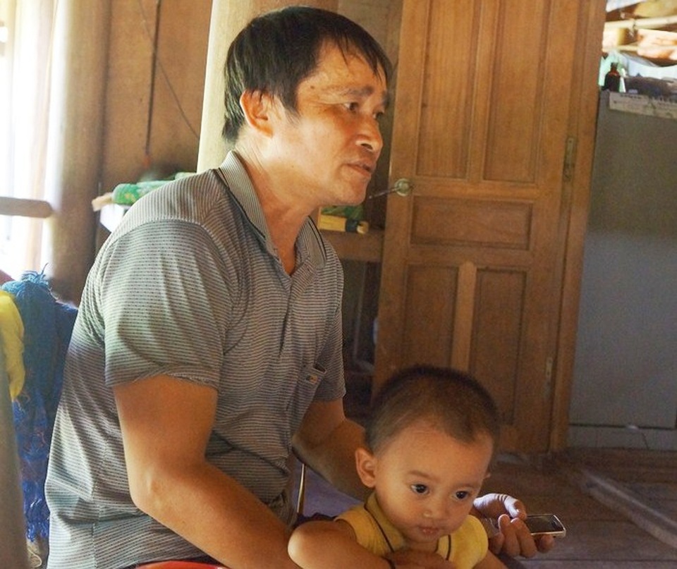 Không đất sản xuất, hết gạo hỗ trợ, dân tái định cư khổ trăm bề - 4
Đã 4 năm trôi qua nhiều hộ dân vẫn dài cổ chờ ổn định cuộc sống.