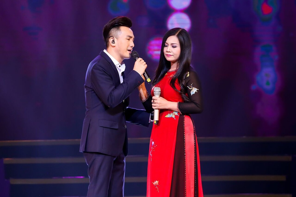 Dương Ngọc Thái thăng hoa trên sân khấu Hà Nội - 4 Dương Ngọc Thái thăng hoa trên sân khấu Hà Nội - 4