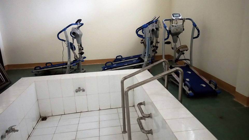 Nhiều thiết bị được xếp lại lâu không sử dụng nên có dấu hiệu hư hỏng, gỉ sét.