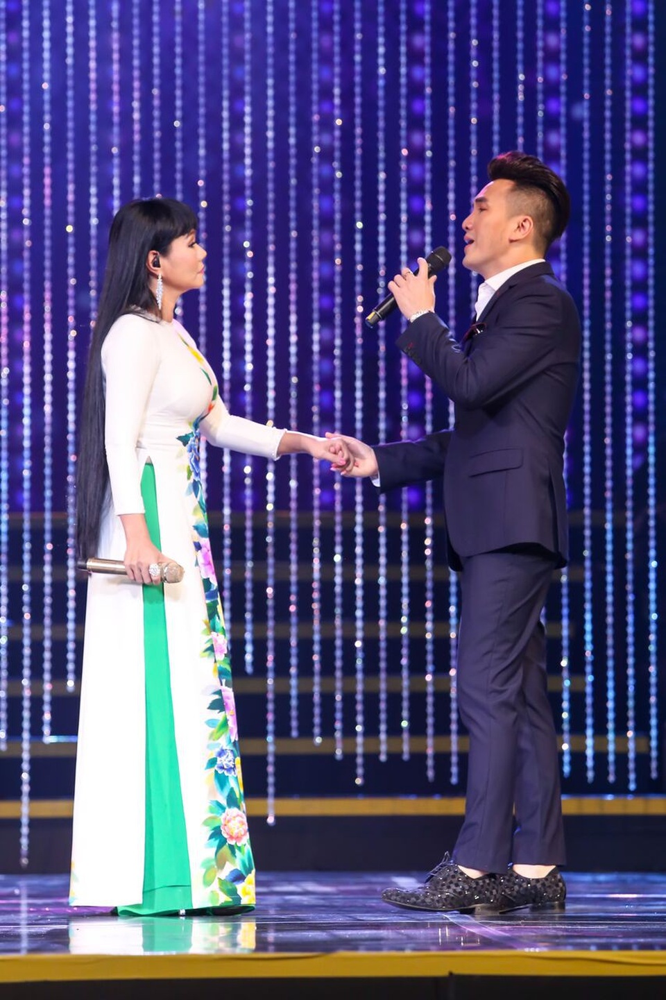 Dương Ngọc Thái thăng hoa trên sân khấu Hà Nội - 5 Dương Ngọc Thái thăng hoa trên sân khấu Hà Nội - 5