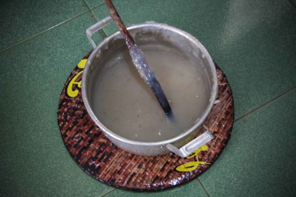 Độc đáo “bánh trái cây” xứ Huế - 8 Rau câu là nguyên liệu quan trọng không thể thiếu trong việc tạo lớp bảo vệ và làm cho bánh mềm, dẻo dai hơn