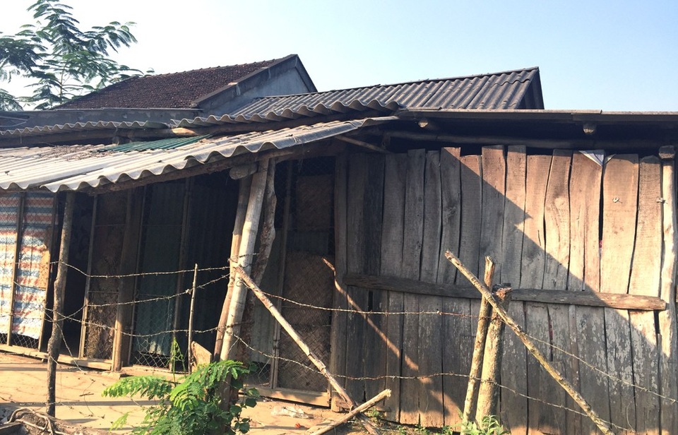Cơ sở vật chất nội trú để không, học sinh miền núi phải đi ở trọ - 2 Những khu nhà trọ nhếch nhác, tuềnh toàng... đây chính là nơi ăn ở, học tập của các em trong suốt 3 năm học cấp 3