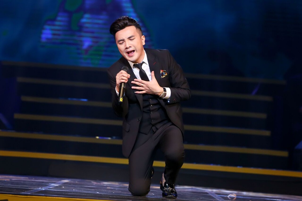 Dương Ngọc Thái thăng hoa trên sân khấu Hà Nội - 8 Dương Ngọc Thái thăng hoa trên sân khấu Hà Nội - 8