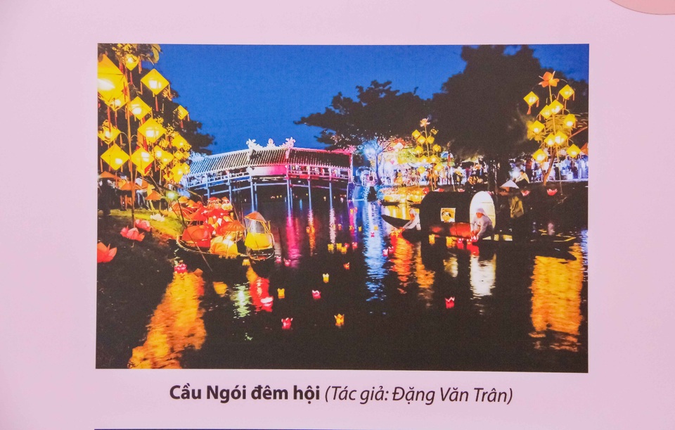 Khám phá Tết Huế xưa và nay - 10 Cầu ngói Thanh Toàn lung linh, huyền ảo trong đêm hội