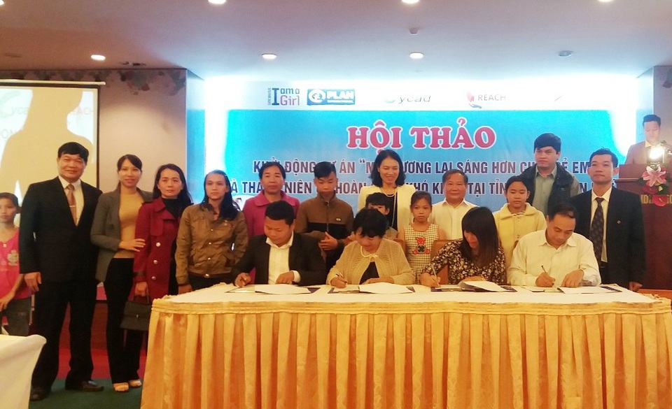 Giảm 1/3 trẻ em lao động đường phố tại Thừa Thiên Huế - 1 Đại diện các bên ký kết cho dự án giúp cho trẻ em đường phố, thanh thiếu niên khó khăn ở Thừa Thiên Huế