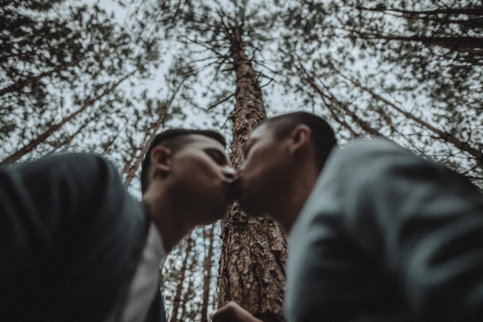 Đà Lạt đẹp mê hồn trong video tình yêu của NTK đồng tính - 18