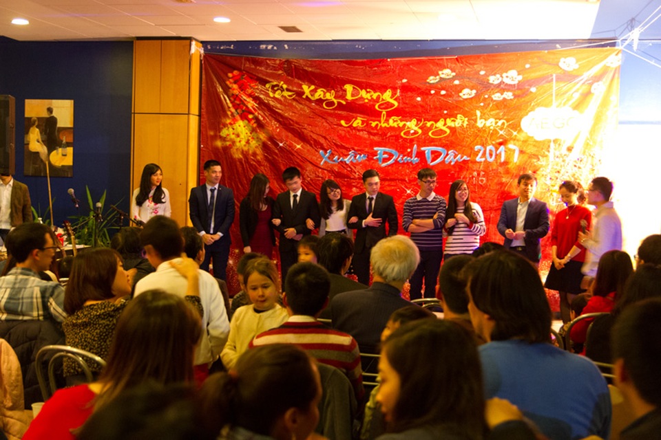 "Tết Xây Dựng 2017” chào đón năm mới của cộng đồng người Việt tại Paris - 7
Phần trò chơi tập thể Tết Xây dựng 2017