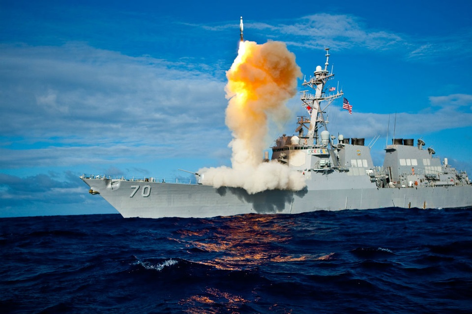 Dàn vũ khí tối tân của Mỹ trên đảo Guam - 11
Cùng với đó là hệ thống phòng thủ tên lửa Aegis trên tàu khu trục (Ảnh: Defense System)