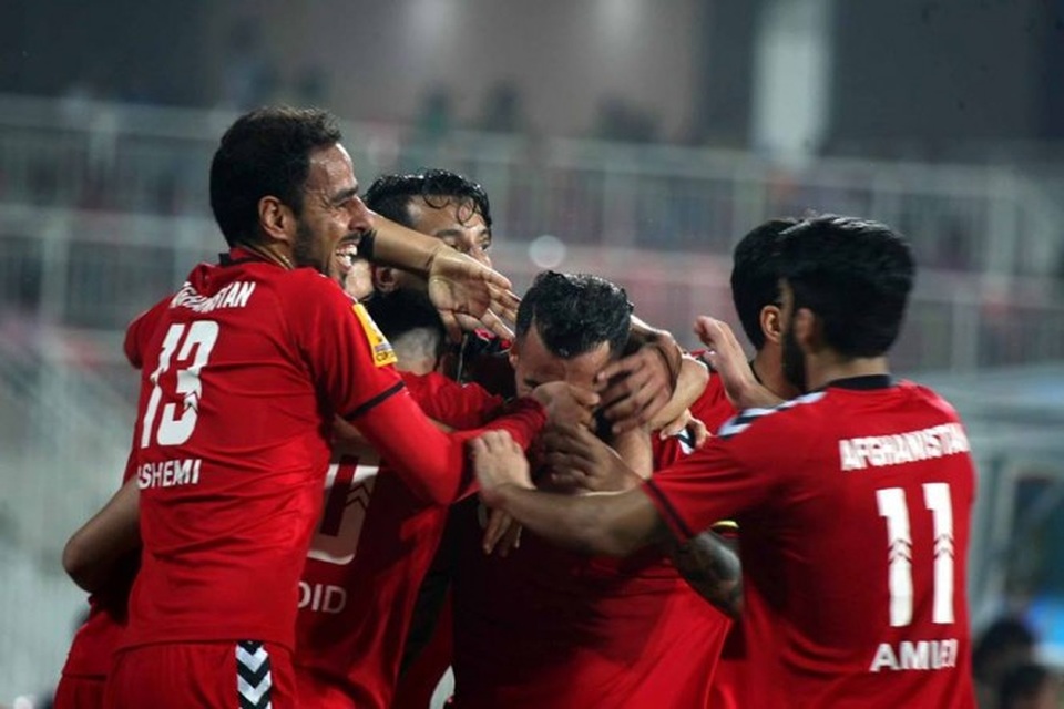 Niềm vui của các cầu thủ Afghanistan khi vượt qua Singapore trong trận giao hữu tại Doha (Qatar)
