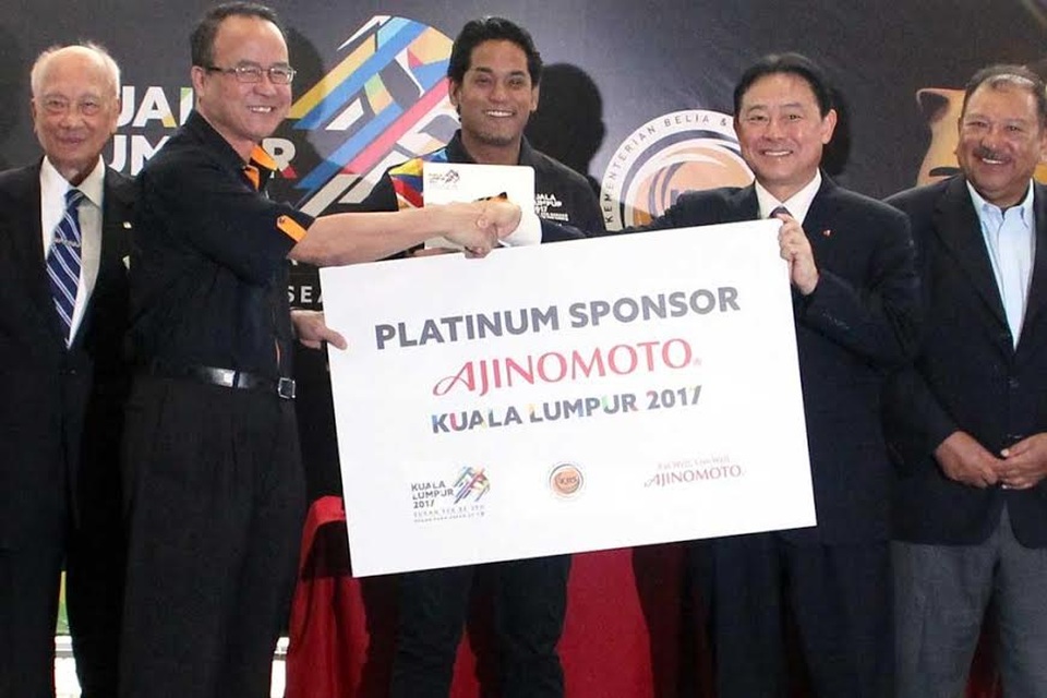 Tập đoàn Ajinomoto ký kết Thỏa thuận Tài trợ Bạch kim cho SEA Games lần thứ 29 và ASEAN Para Games lần thứ 9 - 3
Đại diện tập đoàn Ajinomoto ký kết trở thành nhà tài trợ chính thức cho SEA Games lần thứ 29 và ASEAN Para Games lần thứ 9 tại Malaysia