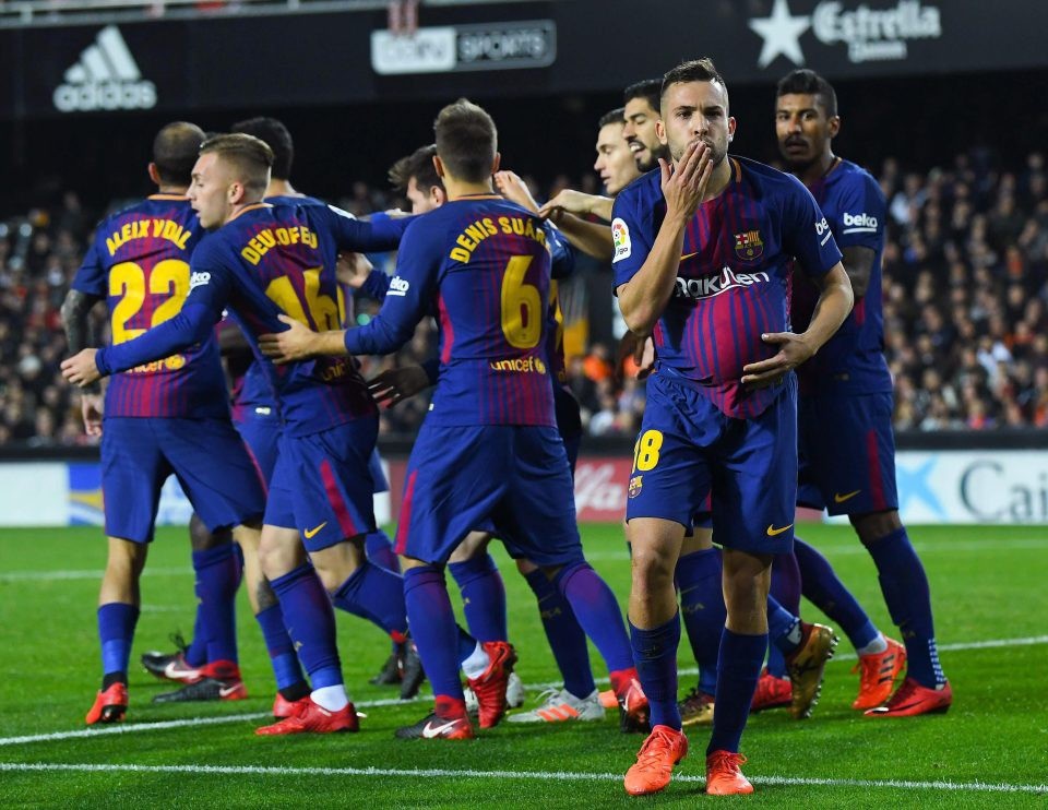 Bị Valencia dẫn trước, Barcelona vất vả mới tìm được bàn thắng gỡ hòa