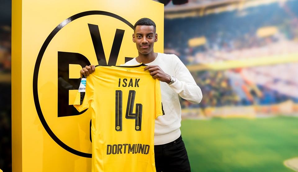 Isak là cầu thủ trẻ nhất ghi bàn ở giải VĐQG Thụy Điển và được ví như “Ibrahimovic mới” của bóng đá nước này. Tháng 1 vừa qua, cầu thủ này đã chuyển sang thi đấu cho Dortmund với mức phí 10 triệu euro.