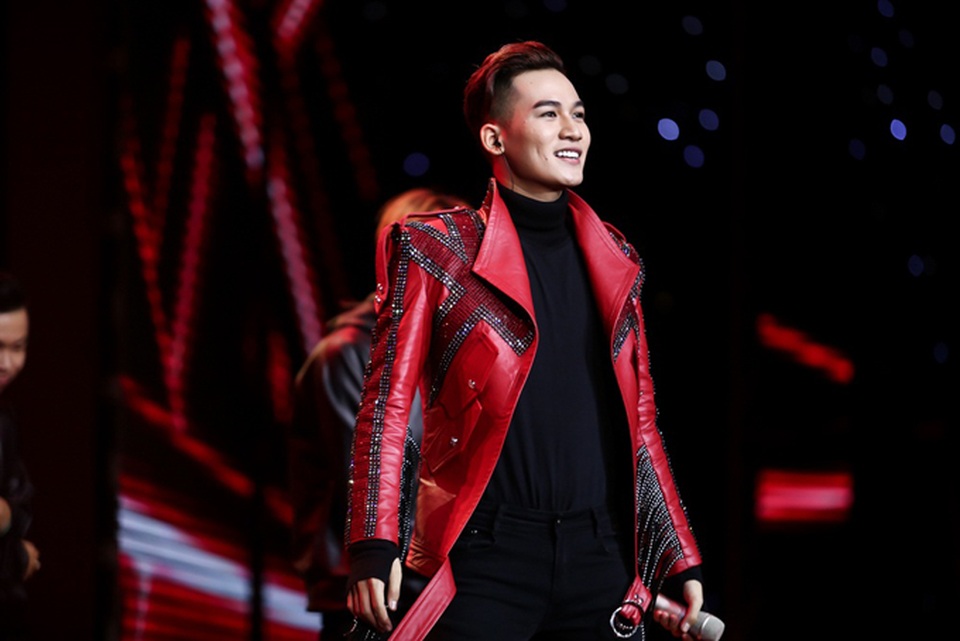 Quán quân The Voice: “Tôi làm nghề lương thiện và trong sáng” - 3 Ali Hoàng Dương gây chú ý từ vòng Giấu mặt không chỉ ở giọng hát mà còn có ngoại hình khá điển trai