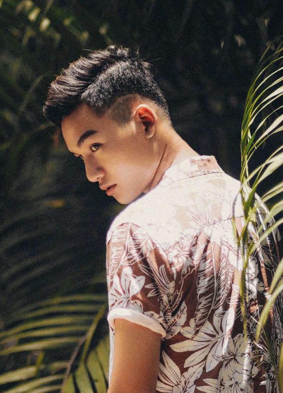 Ali Hoàng Dương trả hết nợ cho gia đình sau đăng quang The Voice 2017 - 2 Tân quán quân Giọng hát Việt cho rằng vì mình luôn bộc lộ cá tính, không thảo mai được chứ không phải láo