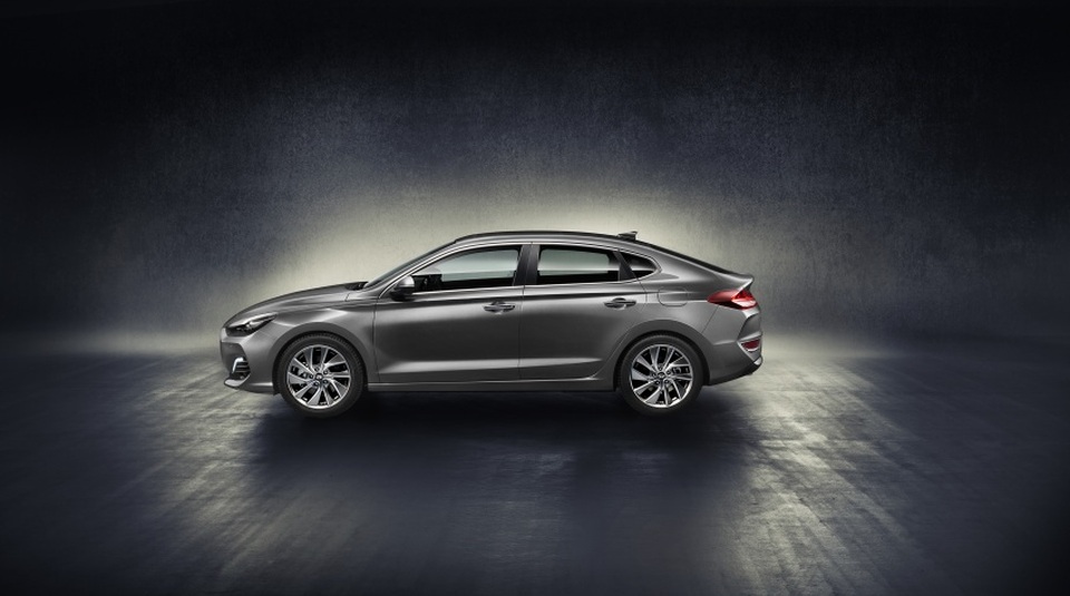 Hyundai tiếp tục làm mới i30 bằng bản Fastback - 1 Hyundai tiếp tục làm mới i30 bằng bản Fastback - 1