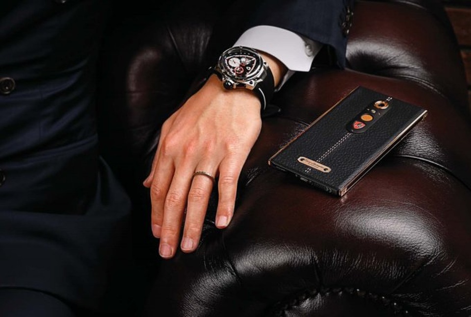 Smartphone thương hiệu Lamborghini đắt gấp 3 lần iPhone - 8 Smartphone thương hiệu Lamborghini đắt gấp 3 lần iPhone - 8