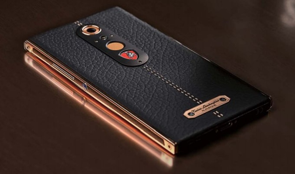 Smartphone thương hiệu Lamborghini đắt gấp 3 lần iPhone - 2 Smartphone thương hiệu Lamborghini đắt gấp 3 lần iPhone - 2