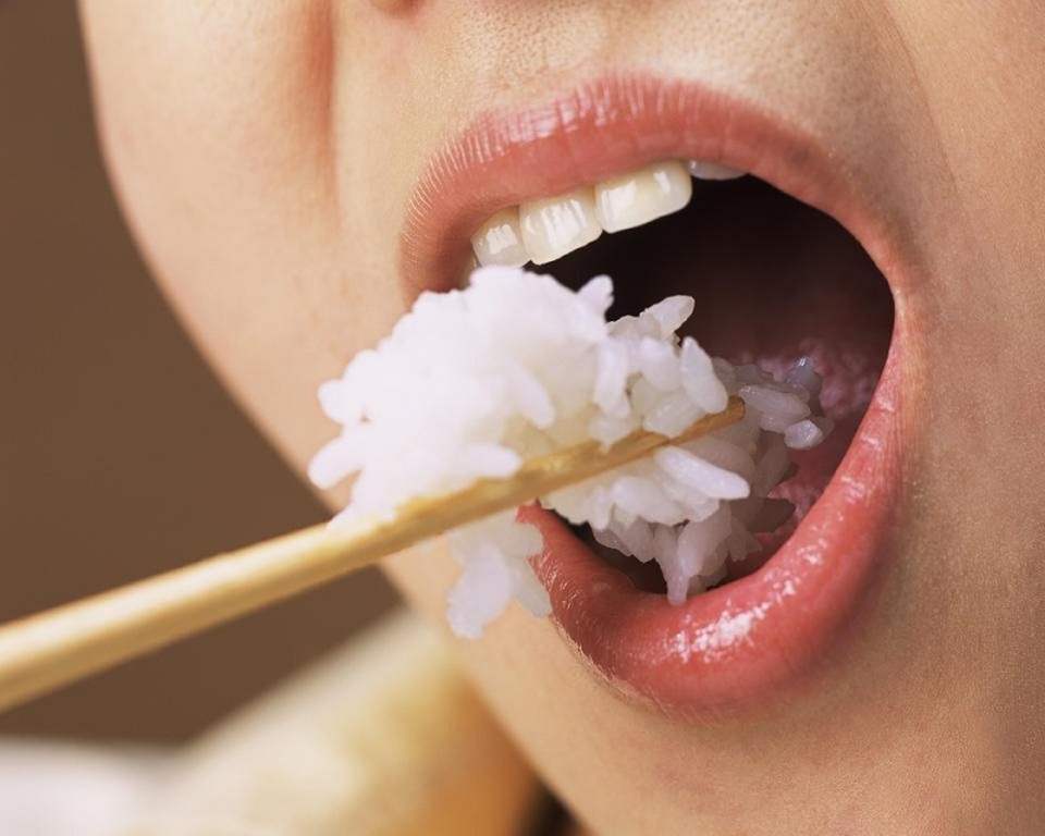 Cách để hâm nóng lại cơm mà không mang bệnh tật - 1 Có một số bước mà bạn cần phải thực hiện để phòng bệnh khi ăn cơm hâm lại