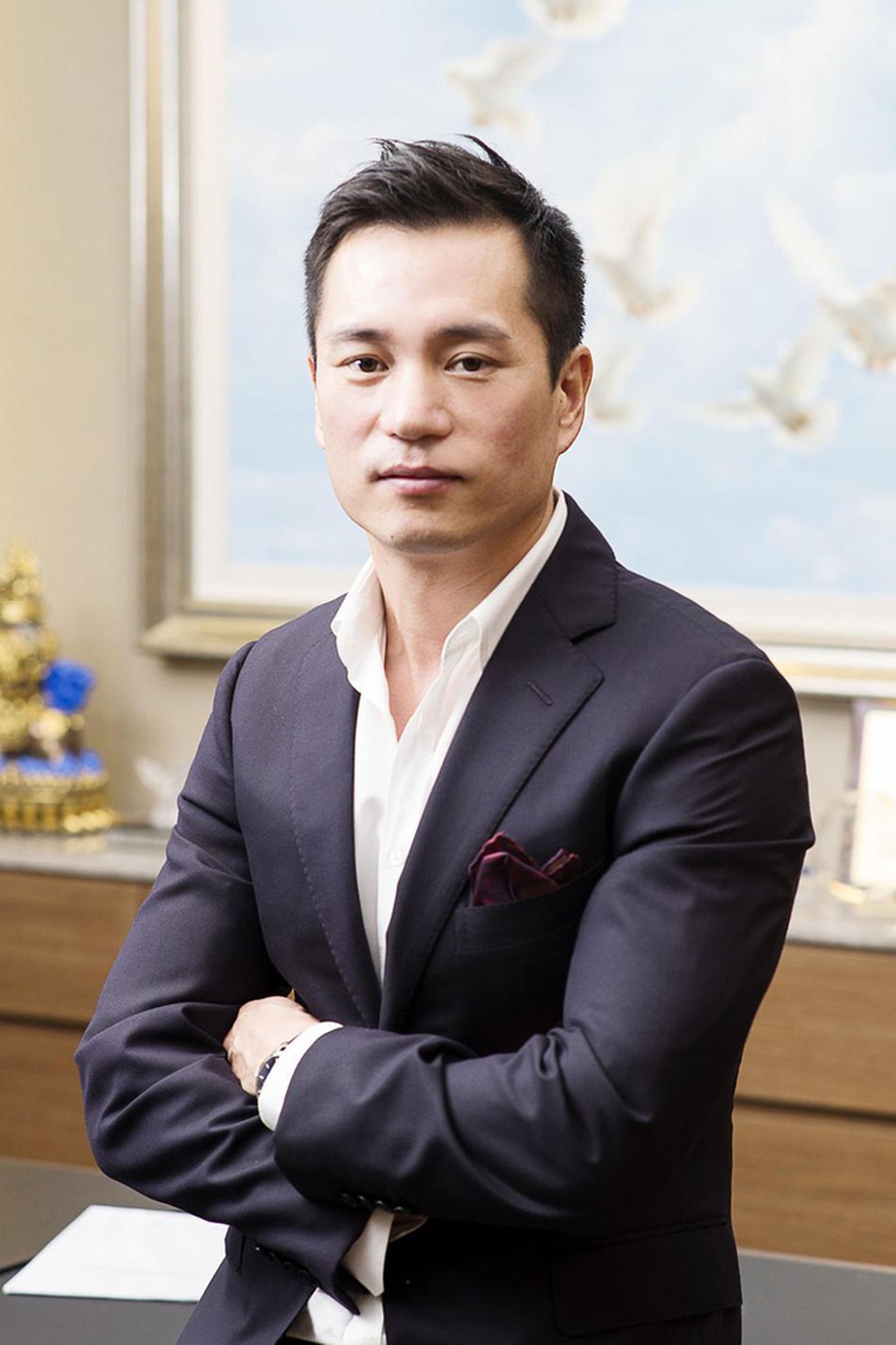 "Bạch Cốt Tinh" An Dĩ Hiên bất ngờ lên xe hoa - 7 
Được biết, chồng của An Dĩ Hiên là Trần Vinh Luyện, một tài năng trẻ tuổi của giới bất động sản.