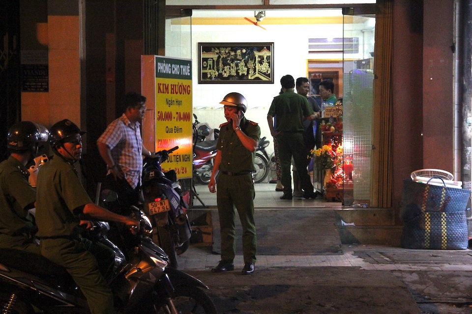 Công an có ặmt khám nghiệm hiện trường