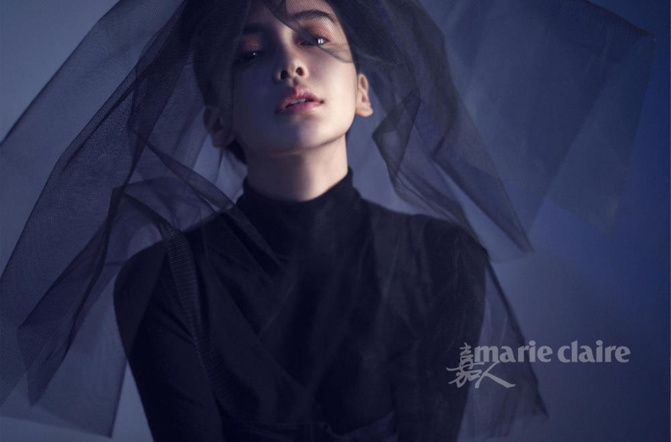Angelababy cực ma mị và lạ mắt trong loạt ảnh mới - 7
Cùng với Huỳnh Hiểu Minh, cô trở thành cặp đôi quyền lực bậc nhất của làng giải trí Hoa ngữ.